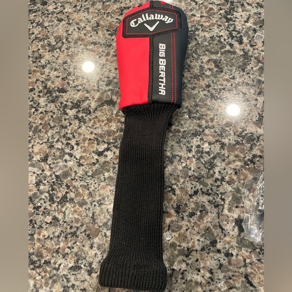 Callaway Big Bertha Hybrid 1H sock style head cover. Selling 2 total